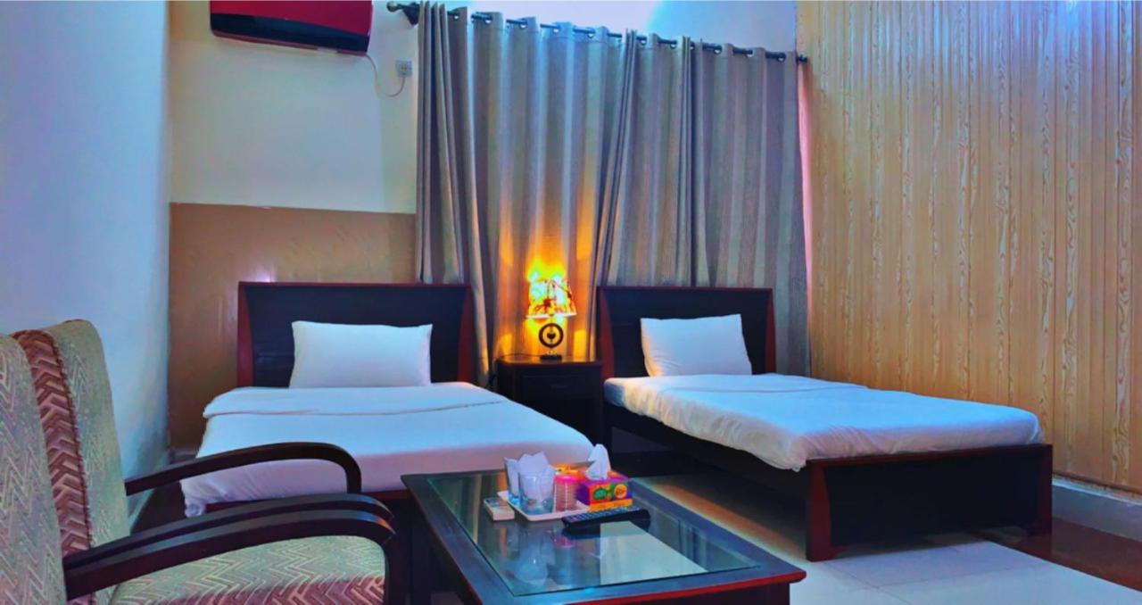 Hotel Crown Castle Peszawar Zewnętrze zdjęcie